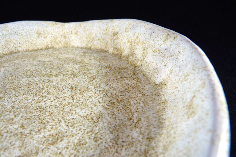 Plato irregular de cerámica artesanal La Sol